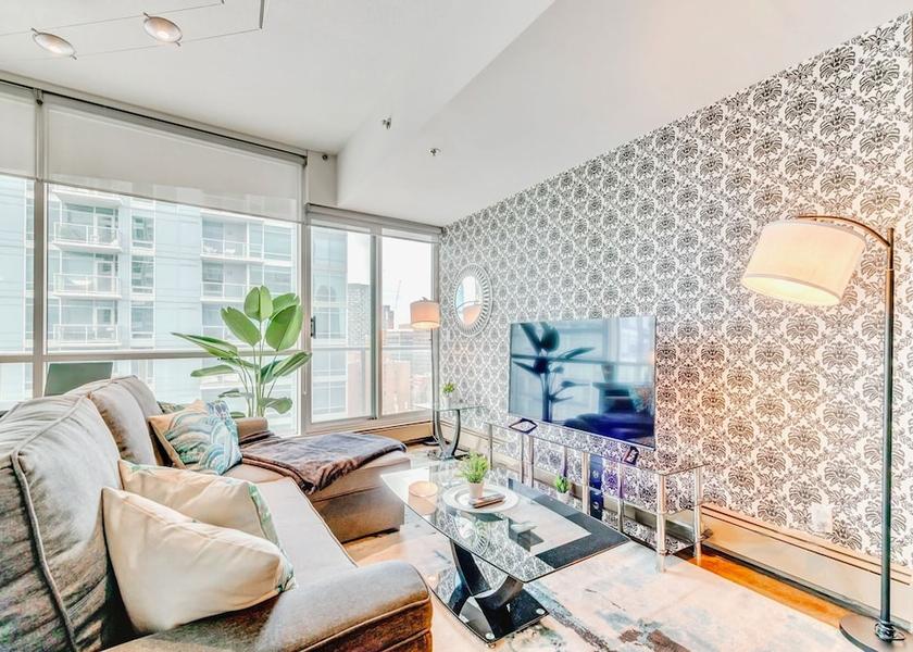 Alberta Calgary Room