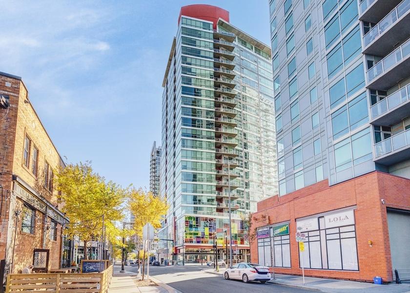 Alberta Calgary Room