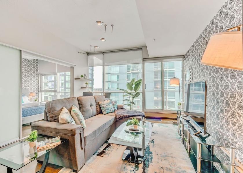 Alberta Calgary Room