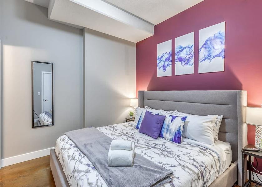 Alberta Calgary Room