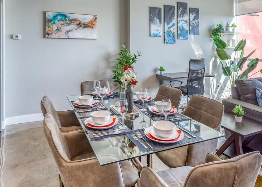 Alberta Calgary Room