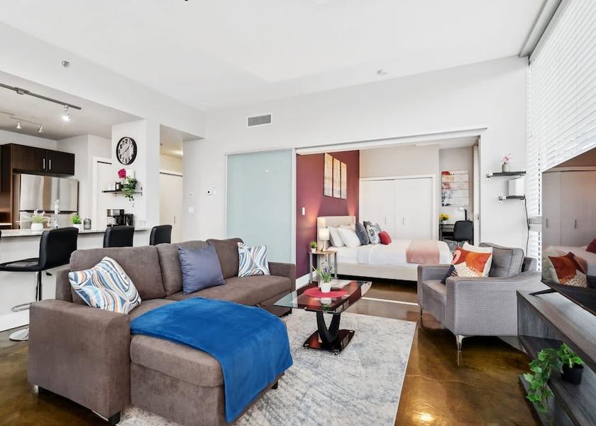 Alberta Calgary Room