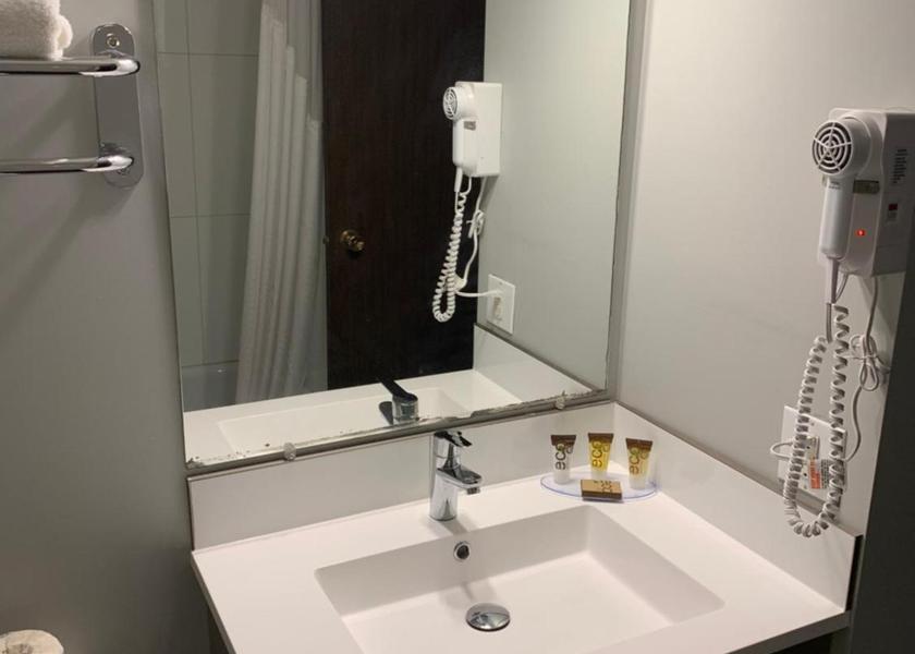 British Columbia Armstrong Double Room with Patio