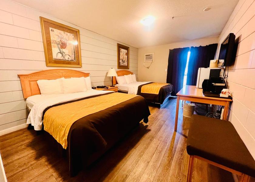 British Columbia Armstrong Double Room with Patio
