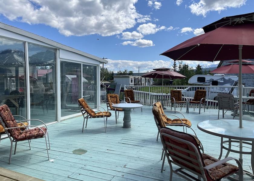 Yukon Haines Junction Terrace/patio