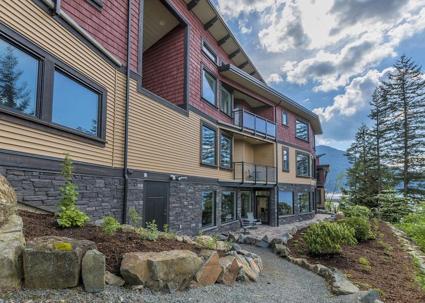 British Columbia Harrison Hot Springs Front of property