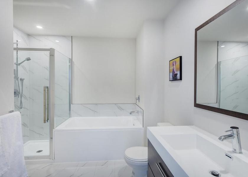 Quebec Laval Bathroom