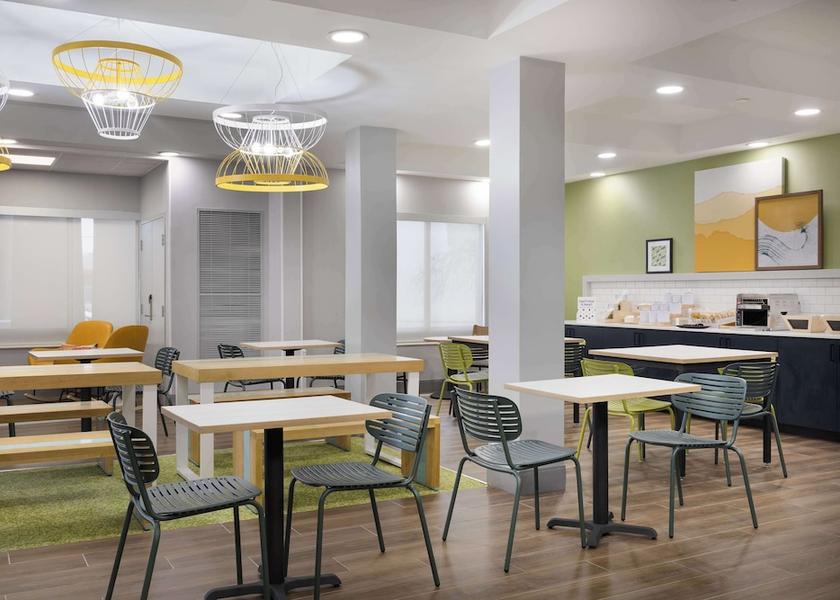 Breakfast area