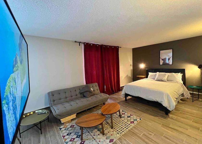 Alberta Edmonton Room