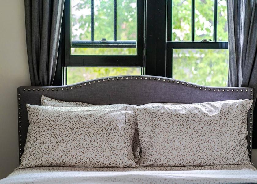 Alberta Edmonton Room