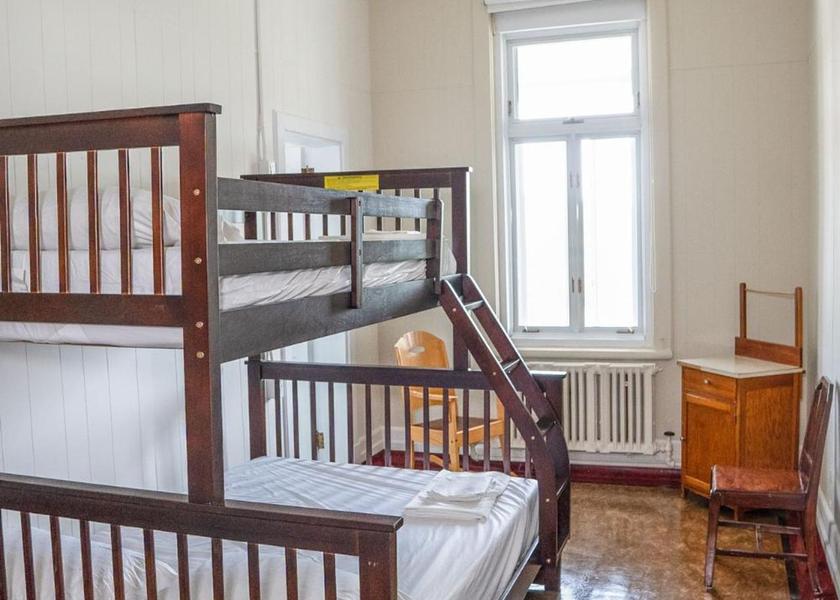 Quebec Baie-St-Paul Triple Room with Private Bathroom