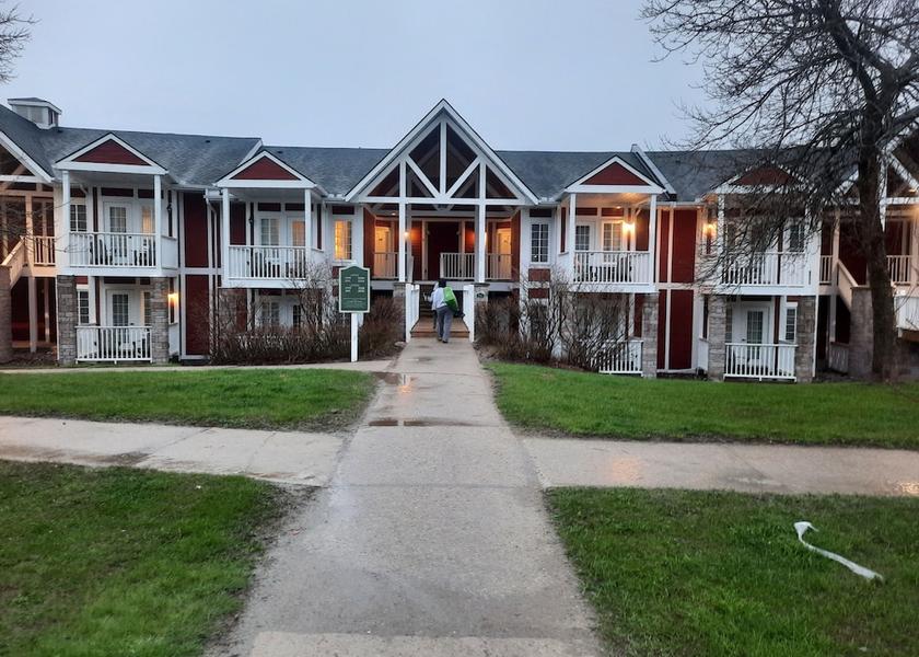 Ontario Oro-Medonte Exterior Detail