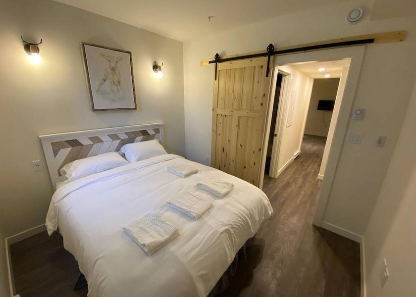 Alberta Edmonton Room