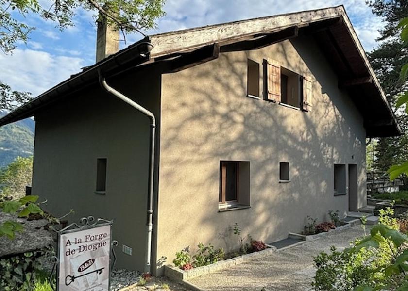 Valais Crans-Montana Front of property