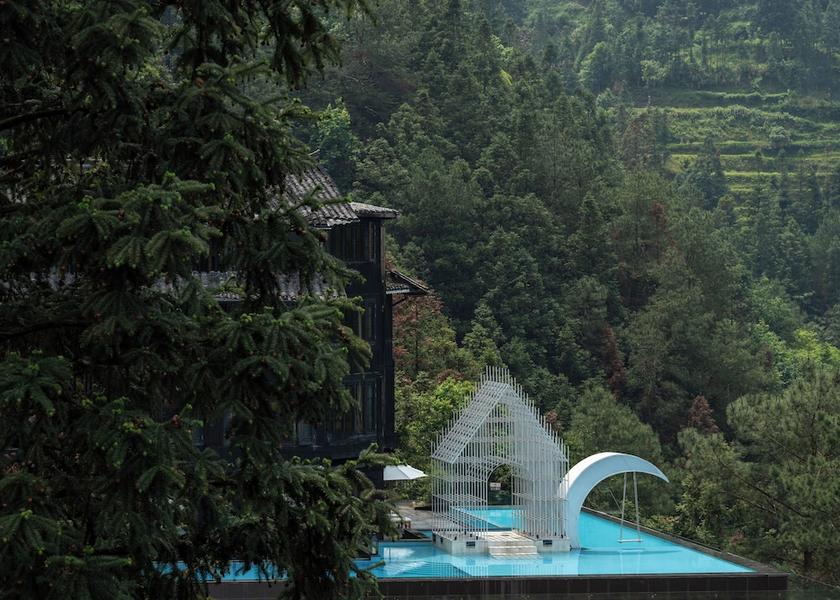 Guizhou Qiandongnan Infinity Pool