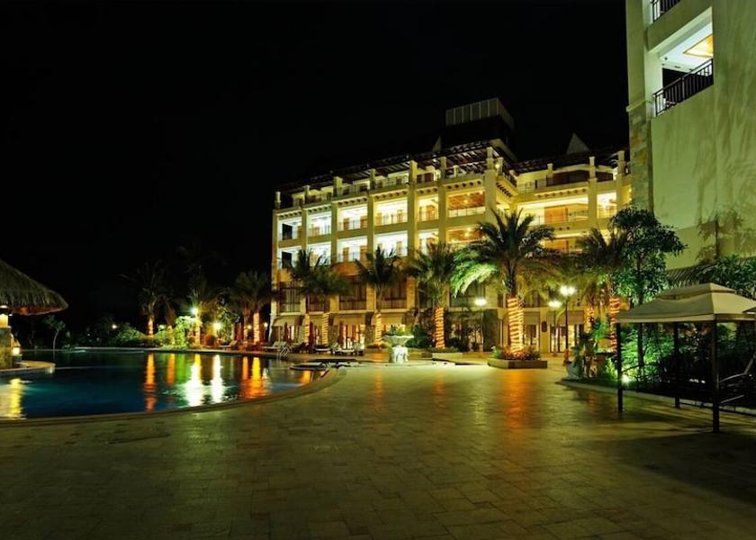 Hainan Wanning Front of property - evening/night