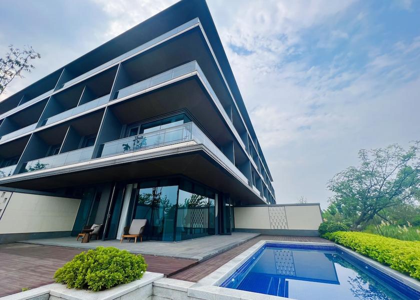 Zhejiang Jiaxing Exterior Detail