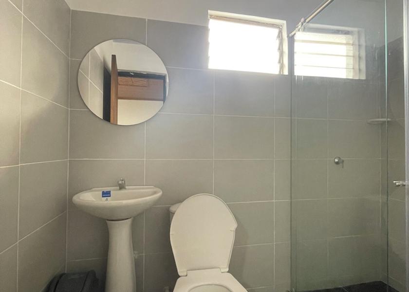 Meta Villavicencio Bathroom