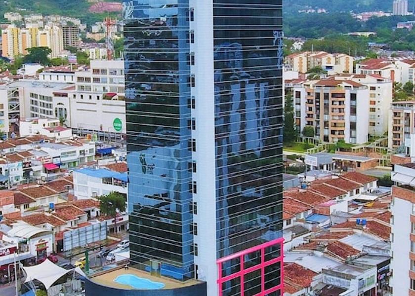 Santander Floridablanca Front of property