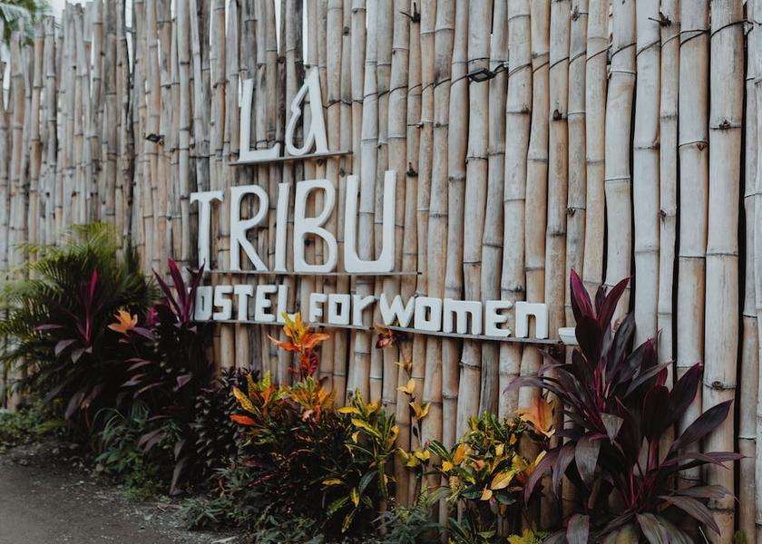 Limon Cahuita Facade