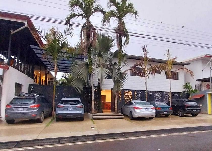 Puntarenas Quepos Parking