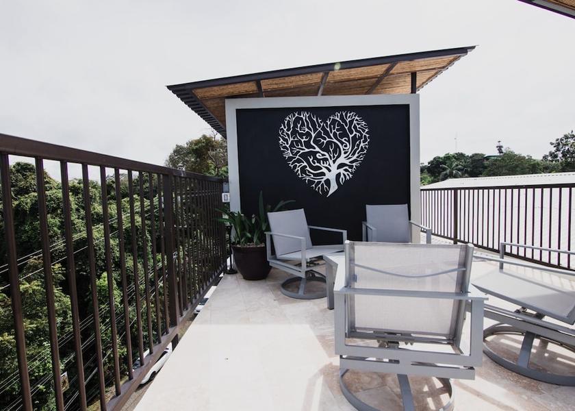 Puntarenas Quepos Facade