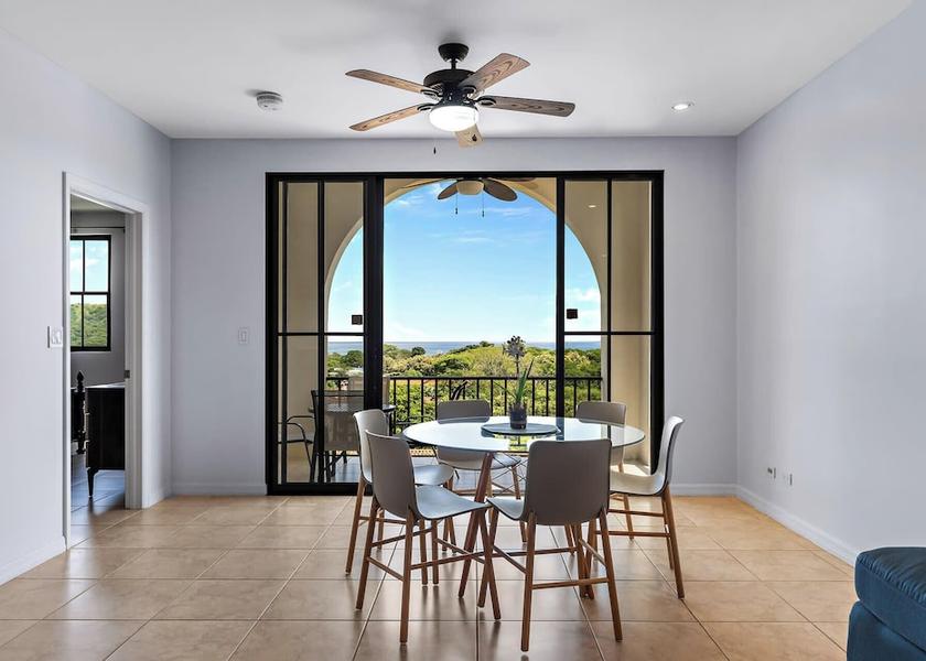 Guanacaste Coco In-Room Dining