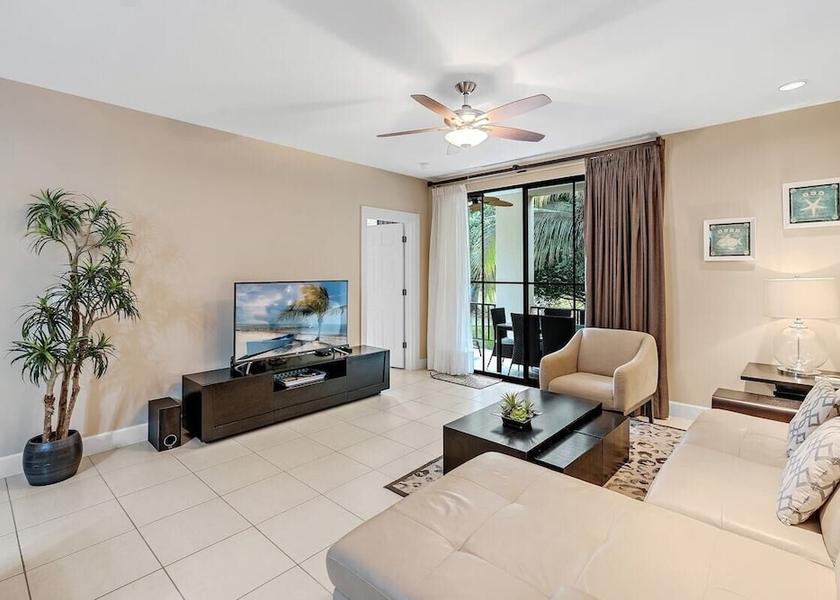 Guanacaste Coco Living Area