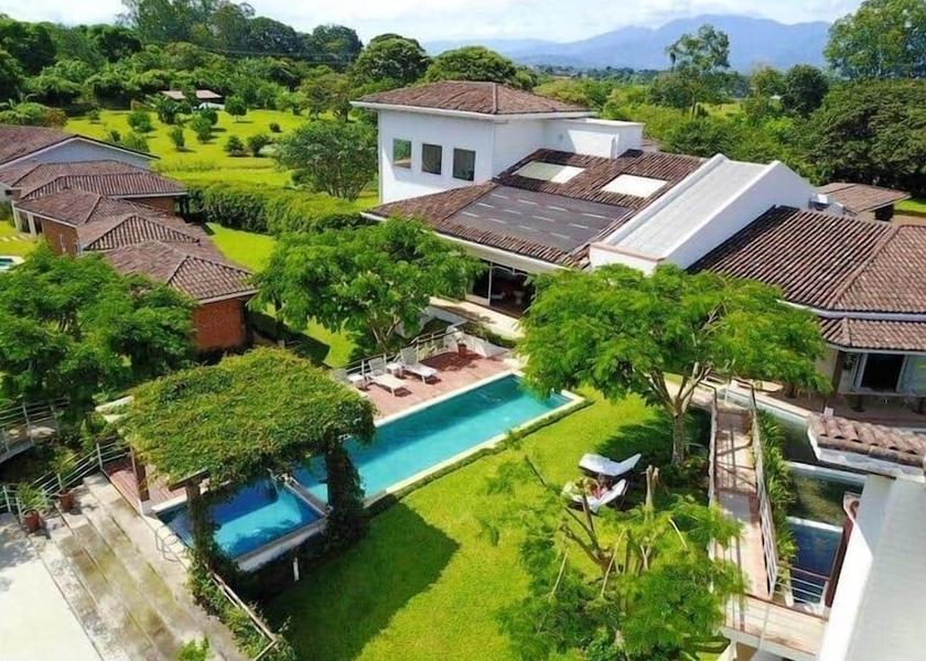 Puntarenas Tambor Exterior Detail