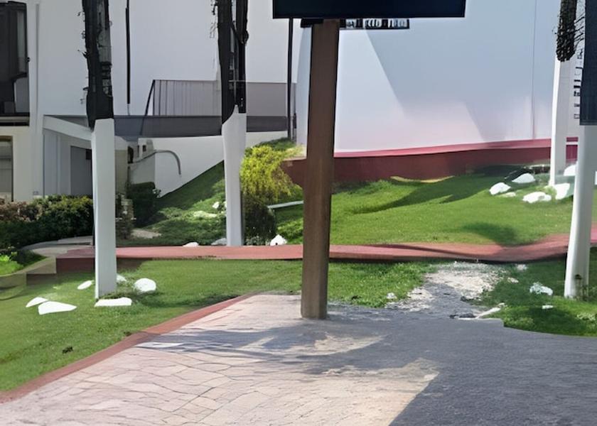 Puntarenas Quepos Interior Entrance