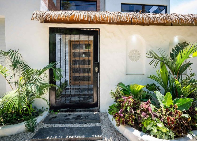 Guanacaste Potrero Entrance