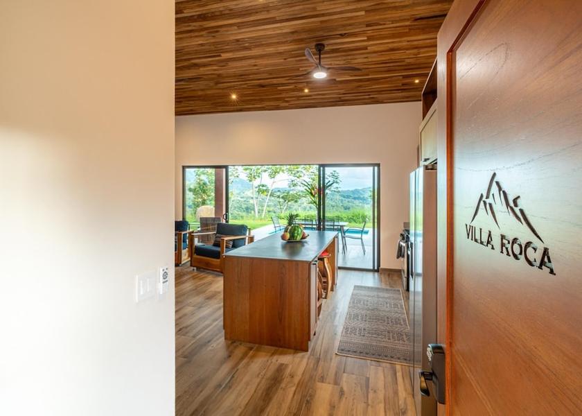 San Jose Ballena Room