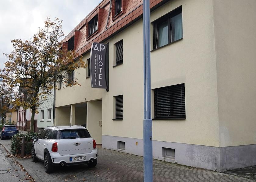Hessen Viernheim Front of property