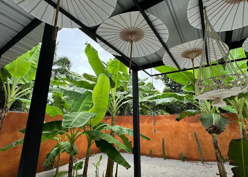 Samaná Samaná Exterior Detail