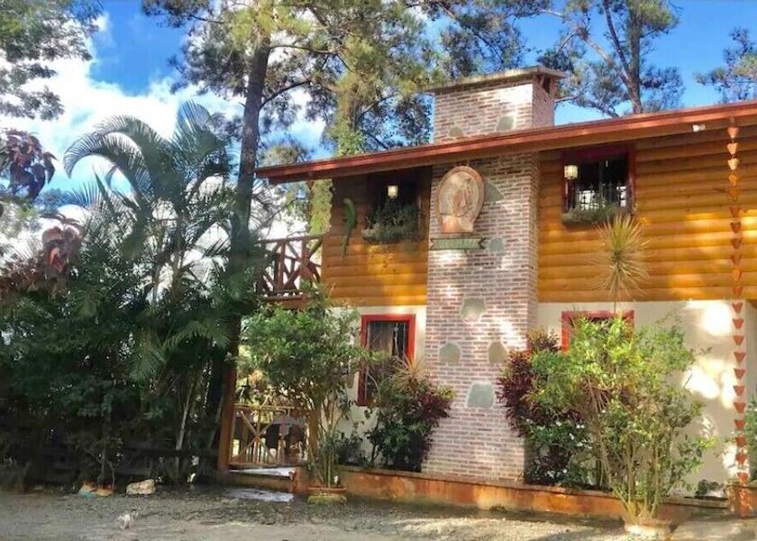 Santiago Jarabacoa Facade