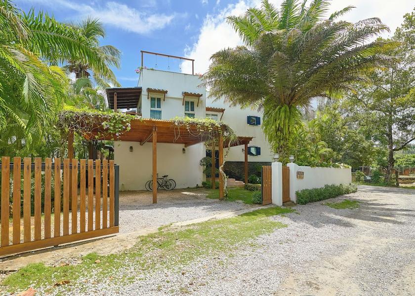 Samana Las Terrenas Parking