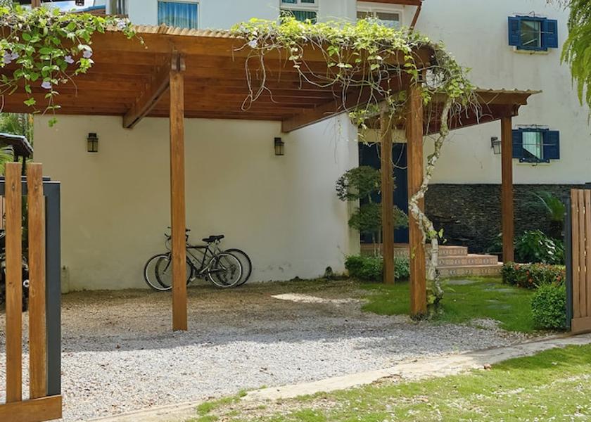 Samana Las Terrenas Parking