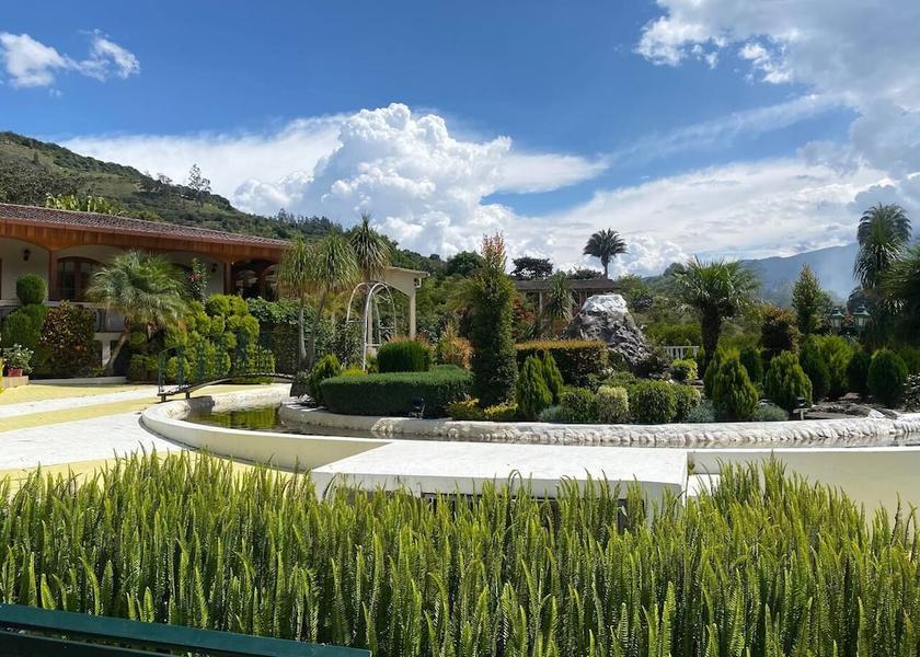 Tungurahua Patate Facade