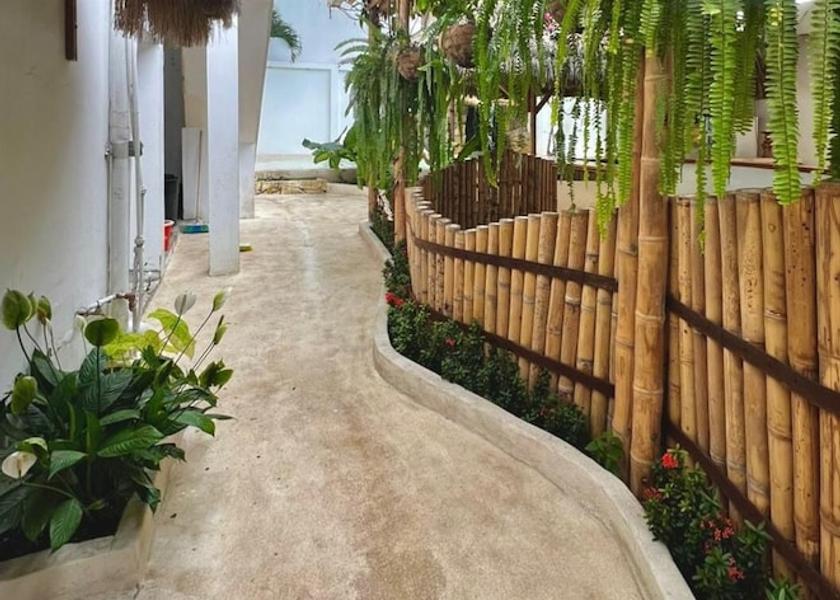 Manabí Puerto Lopez Interior Entrance