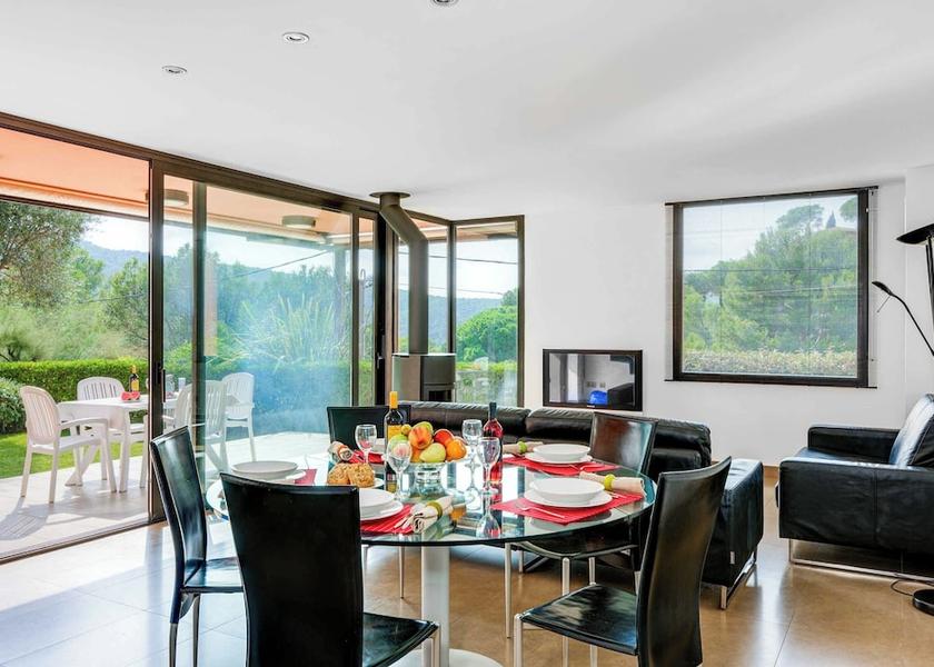 Catalonia Palafrugell Dining Area