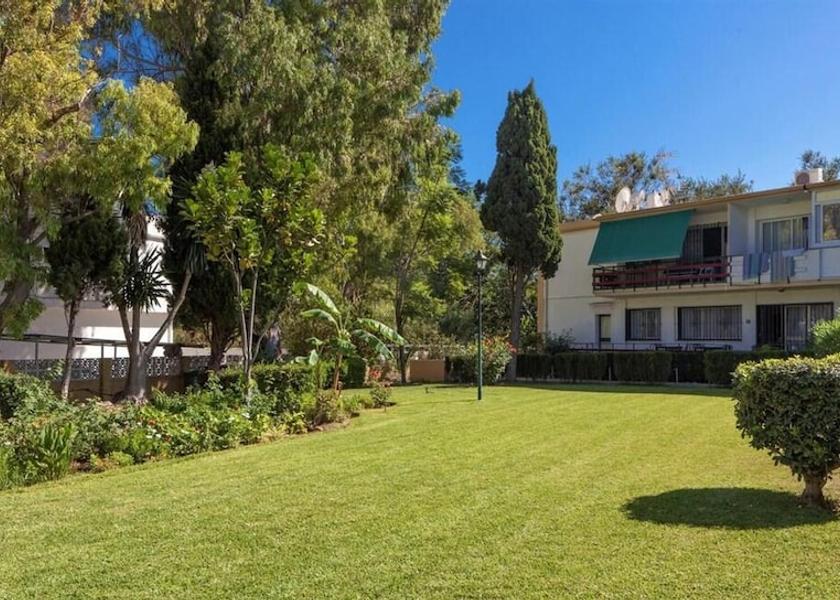 Andalusia Torremolinos Property Grounds