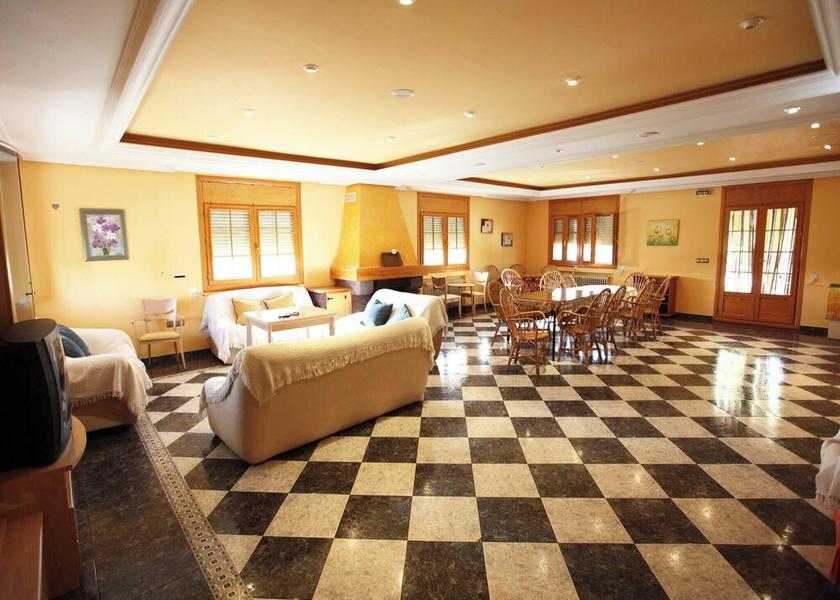 Andalusia Baza Living Area