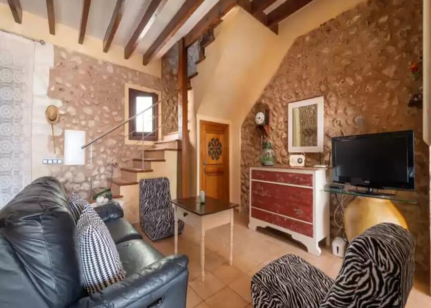 Raiguer Buger Living Area