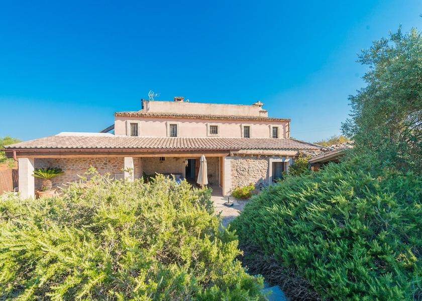 Raiguer Buger Exterior Detail