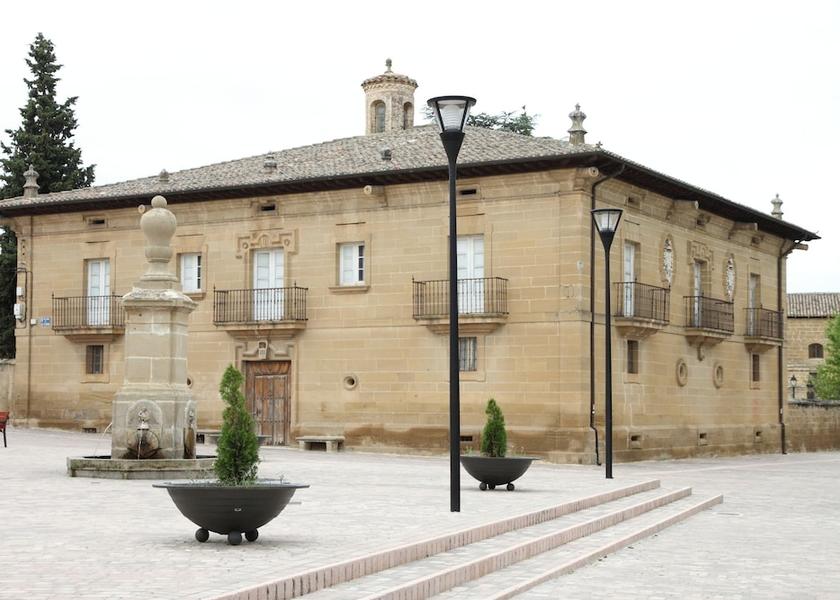 La Rioja Casalarreina Exterior Detail