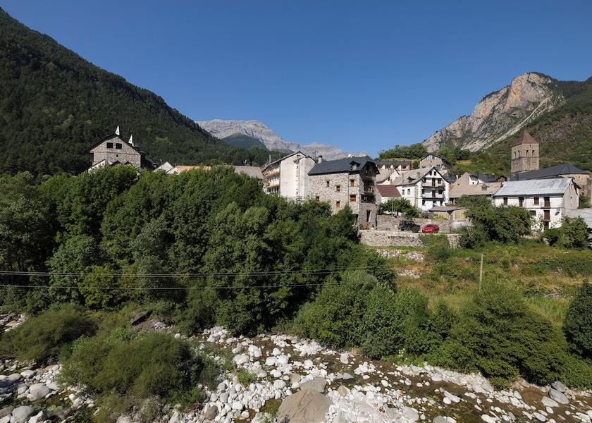 Aragon Bielsa Exterior