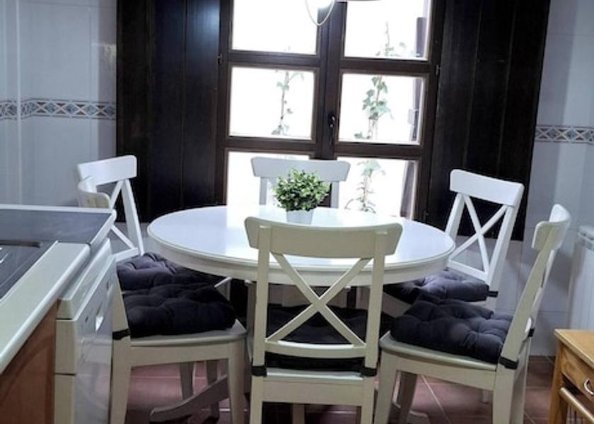 Aragon Jaca Dining Area