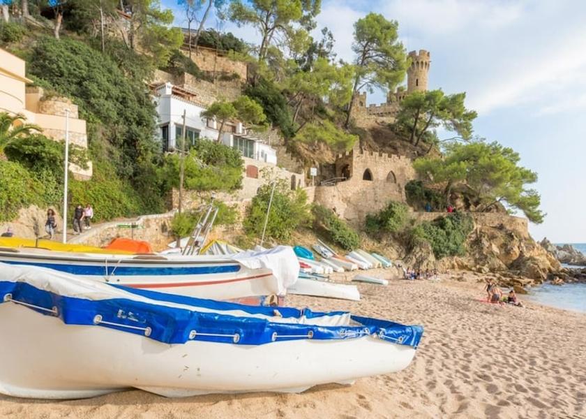 Catalonia Vidreres Room