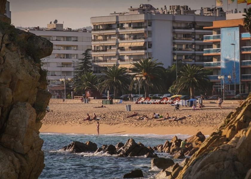 Catalonia Vidreres Room