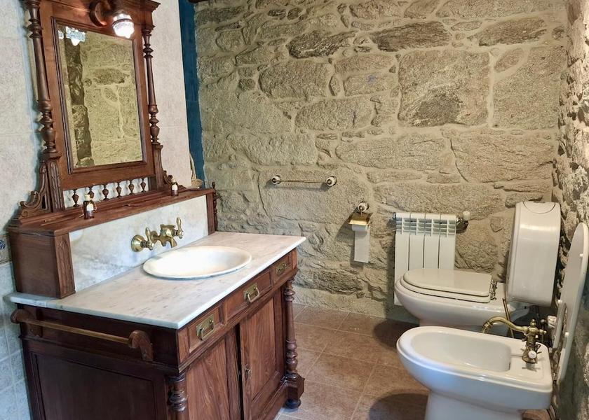 Galicia A Estrada Bathroom